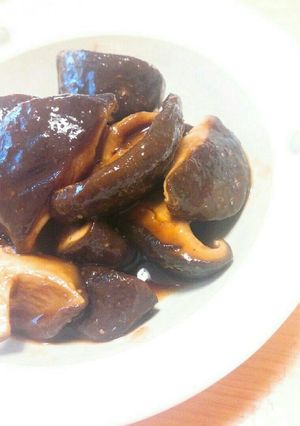 食卓におひとつ＊焼き肉タレでしいたけ煮-レシピのメイン写真