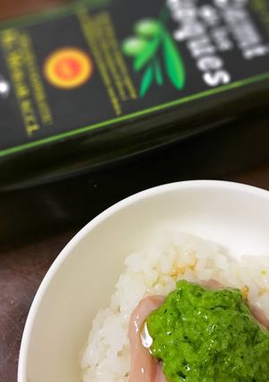 ご飯半膳にイカの塩辛とパセリペースト-レシピのメイン写真