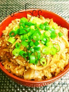 豚肉と舞茸の甘辛コチュジャン炊き込みご飯-レシピのメイン写真