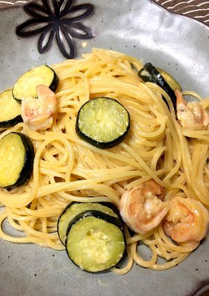 ズッキーニとエビのトマトクリームパスタ-レシピのメイン写真
