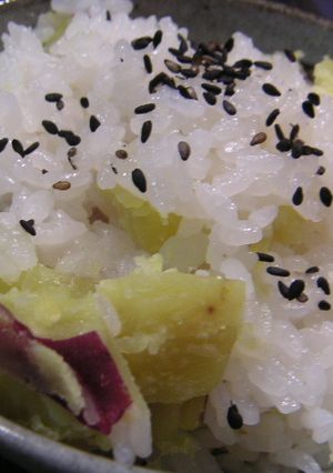 芋ご飯(さつまいも飯)-レシピのメイン写真