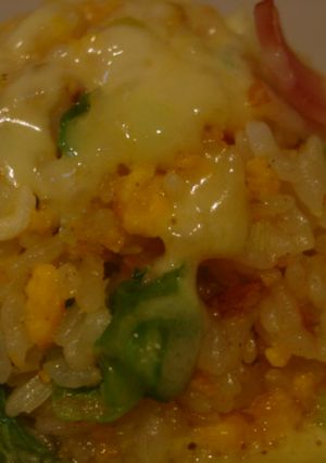 炒飯にとろ～りチーズで大満足♬-レシピのメイン写真