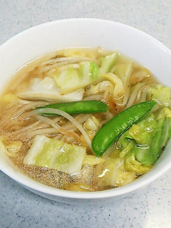 塩ラーメンに野菜炒めのトッピングω-レシピのメイン写真