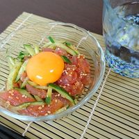 SIXPAD - マグロユッケ様お取り置き 超簡単！まぐろたたき＆アボカドのユッケ丼 by ガリ☆トトロ