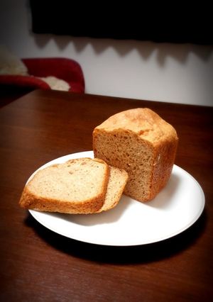 ホームベーカリにおまかせ！全粒粉食パン-レシピのメイン写真