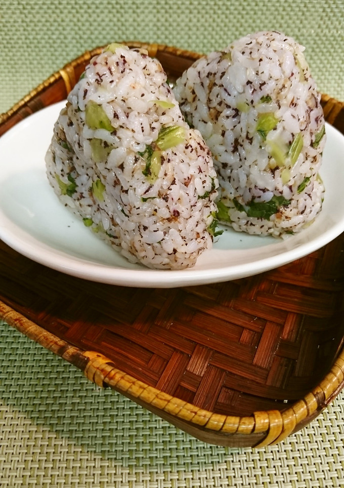 野沢菜とゆかりのおにぎり-レシピのメイン写真