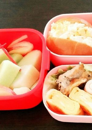 お弁当や食卓に可愛いミニうさぎリンゴ♪-レシピのメイン写真