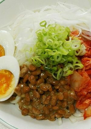★納豆キムチうどん★　ちょっと豪華版♪-レシピのメイン写真