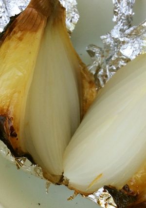 BBQまるまる玉ねぎホイル焼き-レシピのメイン写真