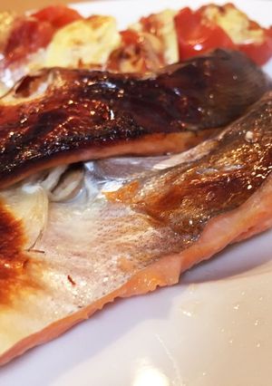 鮭の塩麹グリル&トマトチーズ焼き❁*+-レシピのメイン写真