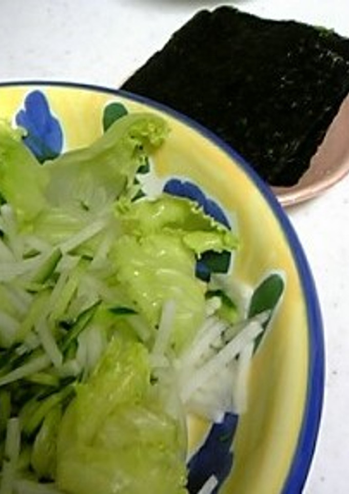 焼きのりで巻き巻きサラダ-レシピのメイン写真