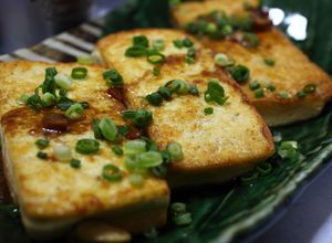 ご飯にお酒に、簡単沖縄島豆腐のステーキ-レシピのメイン写真