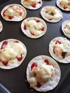餃子の皮DEパリパリピザ-レシピのメイン写真
