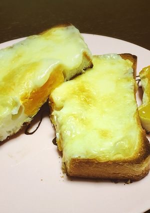 エッグinチーズトースト♡カンタン朝食-レシピのメイン写真