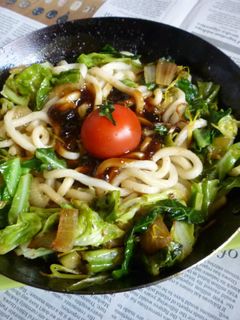 鉄パンでキャベツたっぷりの焼きうどん-レシピのメイン写真