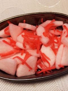 大根と紅生姜の漬け物ஐ-レシピのメイン写真