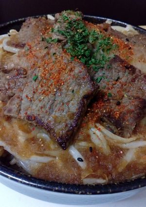 フランス料理のコツで作る：牛ステーキ丼-レシピのメイン写真