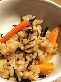 ひじきの炊き込みご飯-レシピのメイン写真