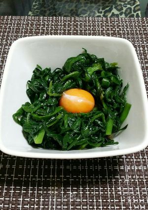 ニラと黄身と胡麻油おひたし☆おつまみ最適-レシピのメイン写真