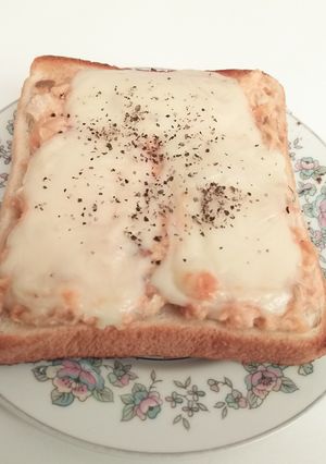 忙しい朝でも✨簡単☀鮭マヨチーズトースト-レシピのメイン写真