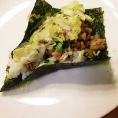 รูปของ ジューシー餃子風の手巻き寿司