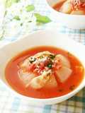 レンジで時短♪新玉ねぎ丸ごとトマトスープ