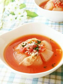 レンジで時短♪新玉ねぎ丸ごとトマトスープ-レシピのメイン写真