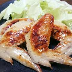 รูปของ 魚焼グリルで簡単おつまみ☆手羽先の塩焼き