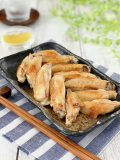 材料3つで居酒屋の味*手羽中の旨塩焼き鳥-レシピのメイン写真