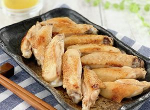 材料３つで居酒屋の味＊手羽中の旨塩焼き鳥-レシピのメイン写真