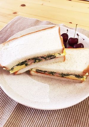 ほうれん草とチーズのオムレツサンド-レシピのメイン写真