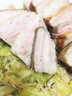 簡単!豚バラブロックと野菜の酒蒸し-レシピのメイン写真