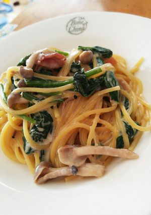 ほうれん草ベーコンしめじのクリームパスタ-レシピのメイン写真