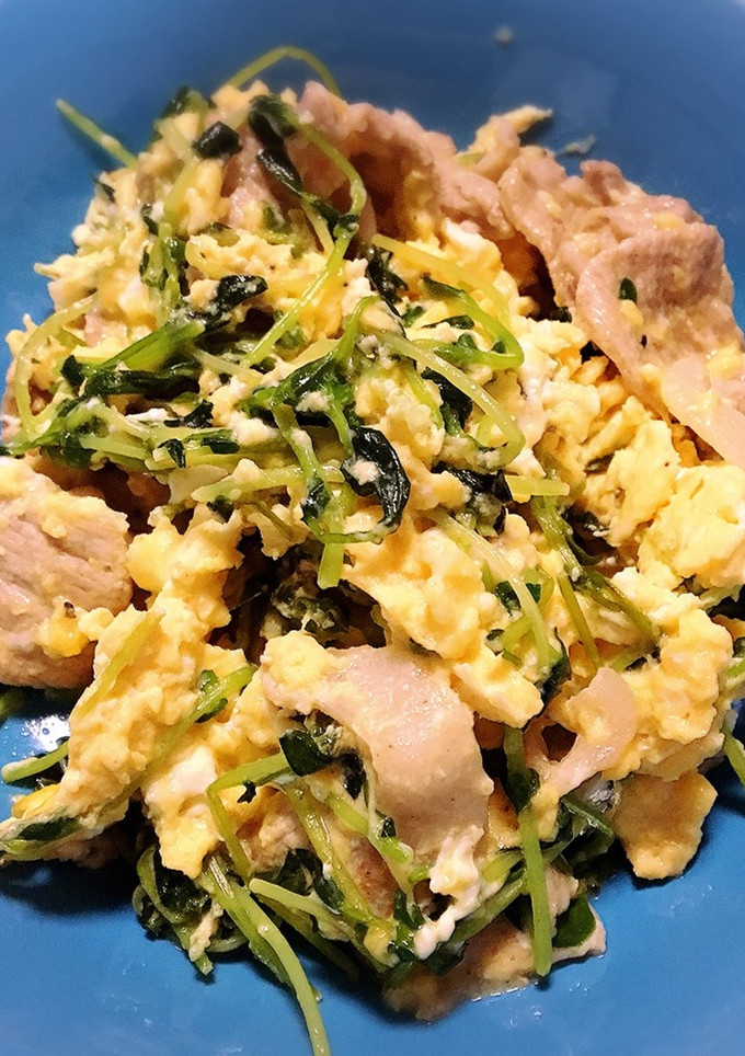 豆苗と豚ロースと卵の炒め★調味料マヨのみ-レシピのメイン写真