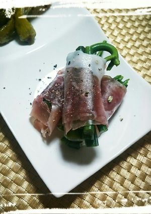 ワラビの生ハム巻-レシピのメイン写真
