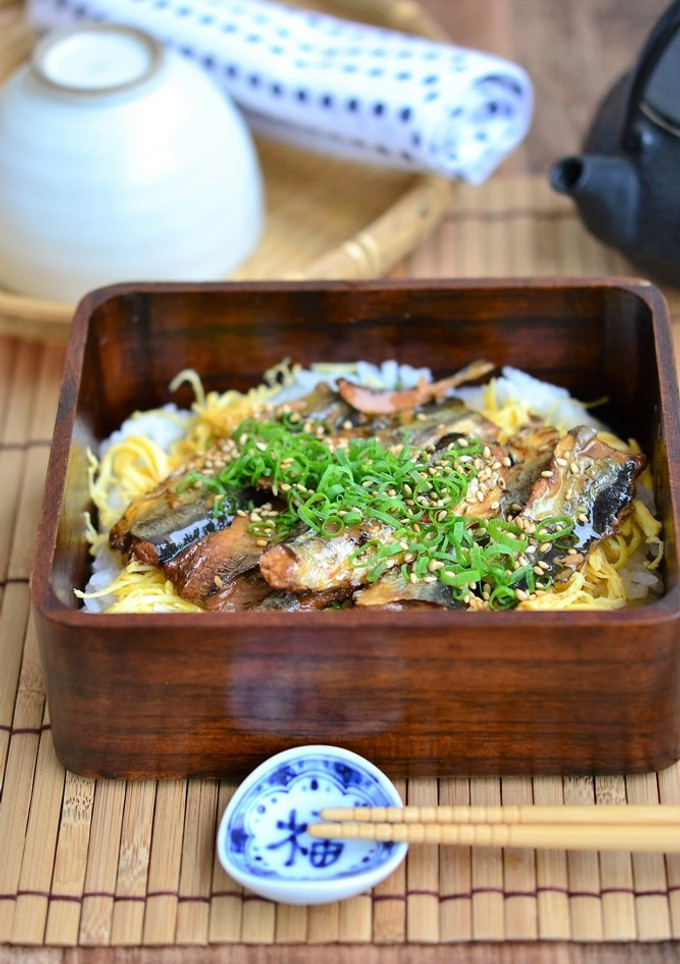 がごめ昆布とろろとさんま缶で丼-レシピのメイン写真