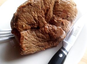 シンプルに！牛モモ塊肉のポートロースト-レシピのメイン写真