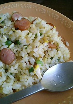 ニンニクの芽とウインナーの炒飯-レシピのメイン写真