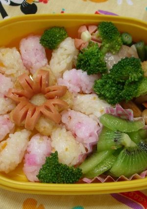 １歳児のお弁当～大きなお花☆～-レシピのメイン写真