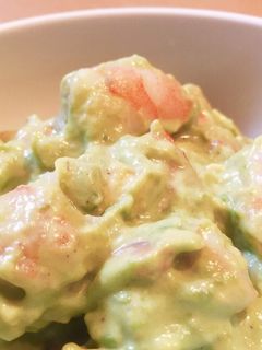 エビとアボカドのサラダ❁*+-レシピのメイン写真
