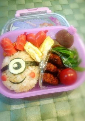 簡単キャラ弁 卵使わずミニオン弁当-レシピのメイン写真