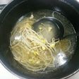 簡単過ぎる ごま油香る 豆もやしスープ