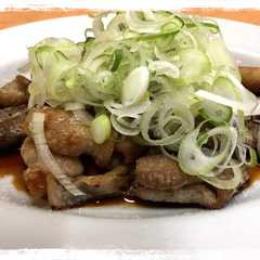 A picture of 絶品おつまみ『もつ焼き』.