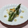 新発田産アスパラガスのカレーソース添え