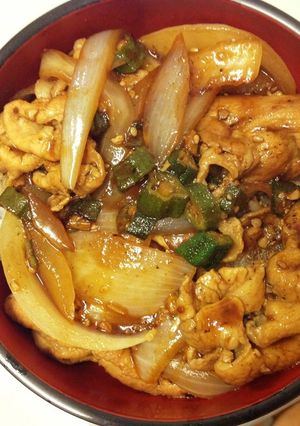 時短 オクラと玉ねぎのスタミナ丼-レシピのメイン写真