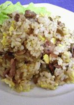 一味違う！豆鼓風味が新鮮な手抜き高菜チャーハン：-レシピのメイン写真