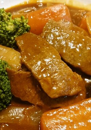 とろける柔らかさ！牛カルビ肉のデミ煮-レシピのメイン写真