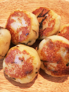 チーズと塩昆布のいもモチ-レシピのメイン写真