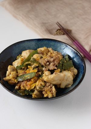 ご飯が進む春の味☆絹さや肉豆腐の卵とじ-レシピのメイン写真