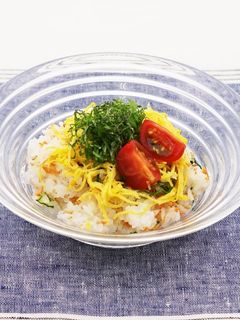 薬味たっぷり!鮭の簡単ちらし寿司-レシピのメイン写真
